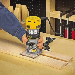 DeWalt D26200 1/4" Compact Palm Router 900w -DeWALT || Draper || Bosch Sales Store 0062064 700