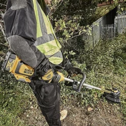 DeWalt DCM561PBS 18V XR 33cm Split Shaft Grass Strimmer Body Only -DeWALT || Draper || Bosch Sales Store 0095735 700