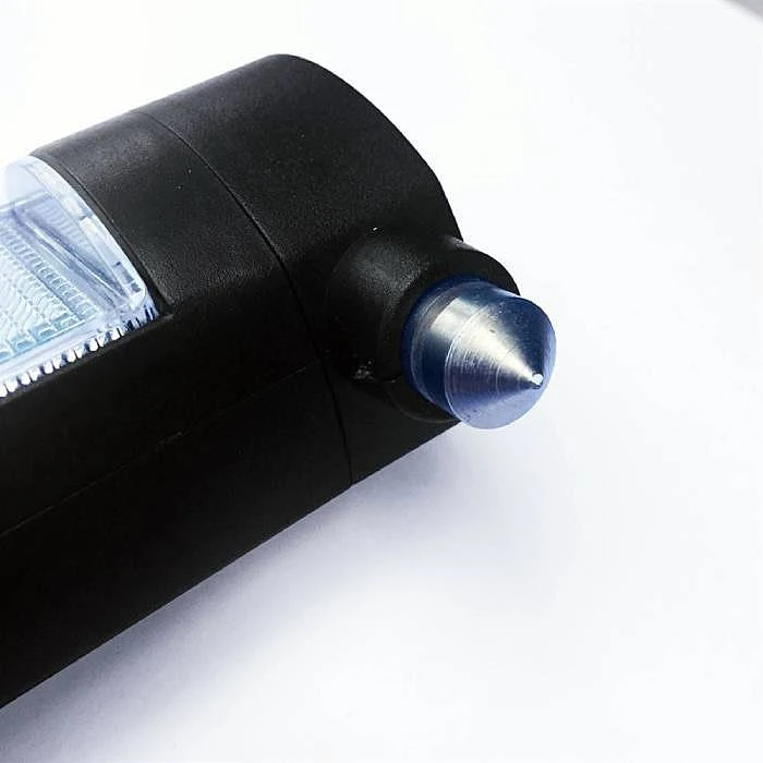 Accident & Emergency LED Light, Seatbelt Cutter & Window Hammer 4 Accident & Emergency LED Light, Seatbelt Cutter & Window Hammer - Image 4