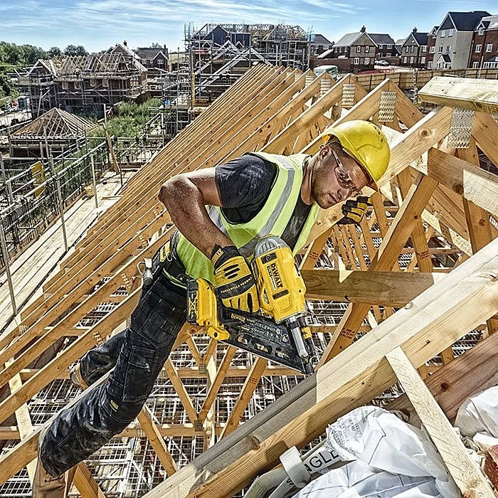 Dewalt DCN692P2 18V XR Brushless Cordless Framing Nailer 2 X 5.0Ah Batteries 3 Dewalt DCN692P2 18V XR Brushless Cordless Framing Nailer 2 X 5.0Ah Batteries - Image 3