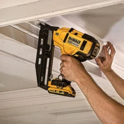 Dewalt DCN660P2 18V XR Finish Nailer 16 Gauge 32-63mm 2 X 5.0Ah Batteries -DeWALT || Draper || Bosch Sales Store 0102937 700